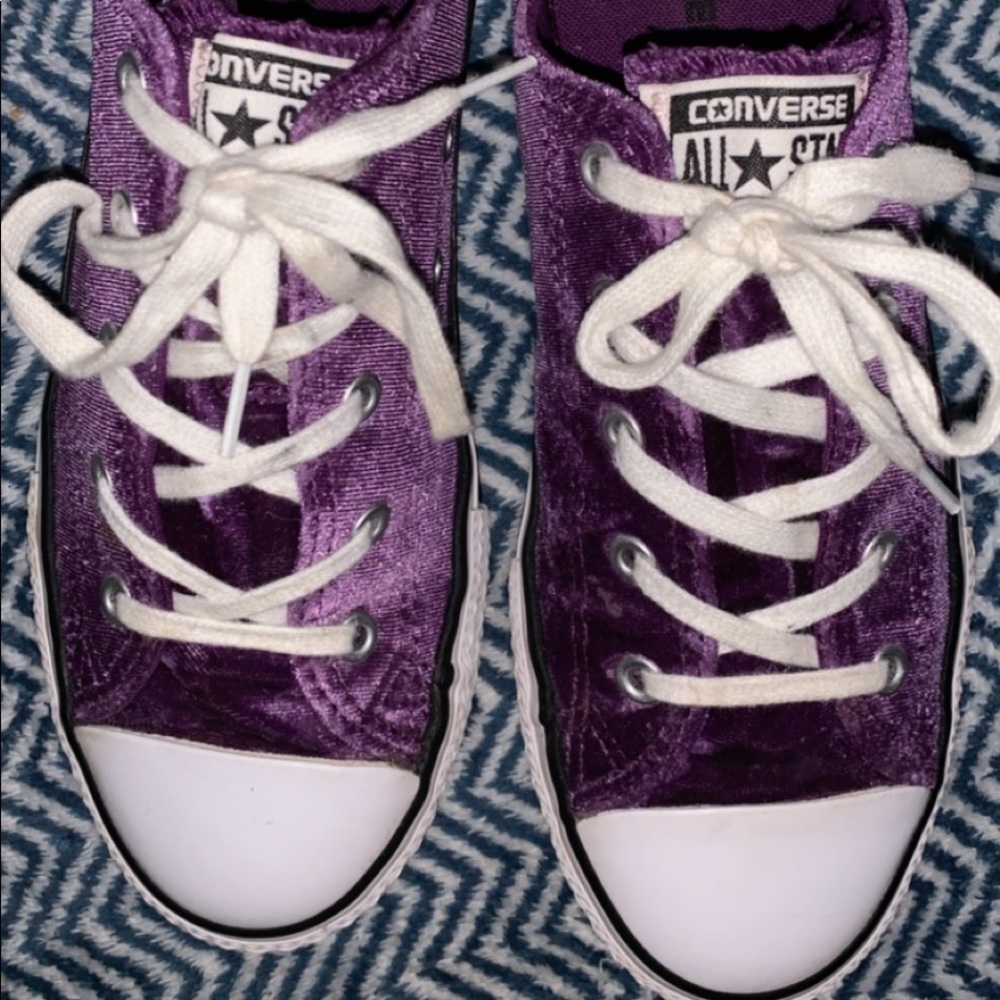 Converse shoes/ velvet lowtops